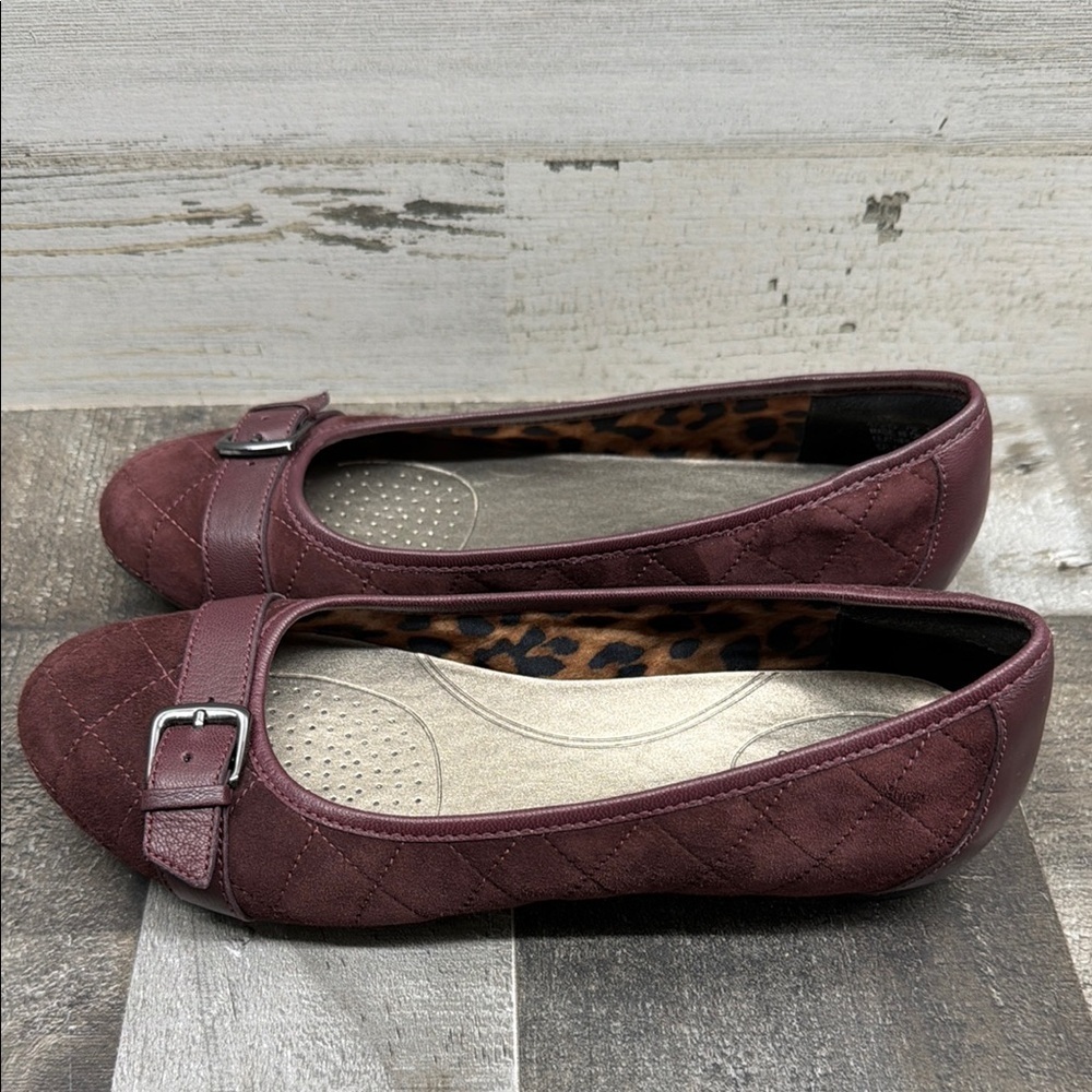 Clarks Poem Emerald Flats Women’s Size 7B Brown Slip-On Comfort Shoes Bendables